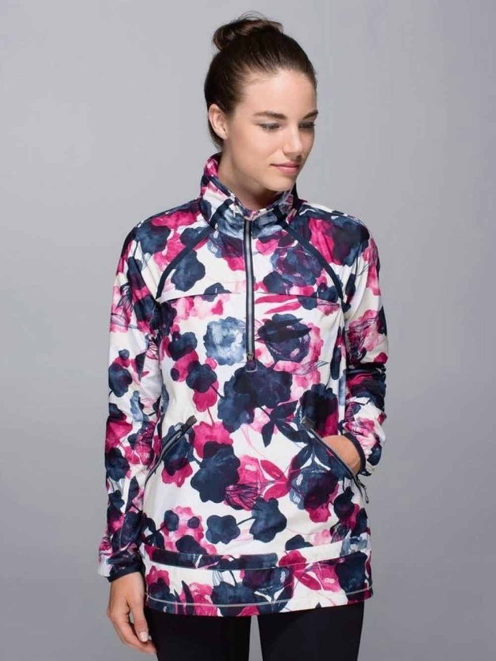 Lululemon Miss Misty Pullover
Inky Floral Ghost Packable
Hooded Jacket Size 8